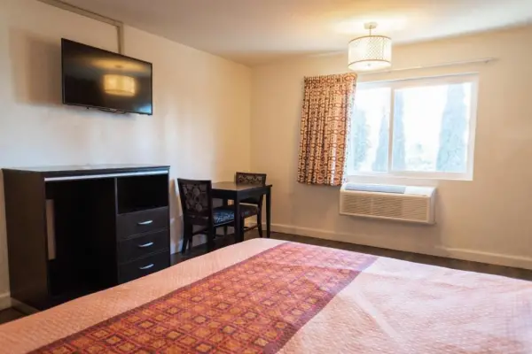 Maywood Inn 10