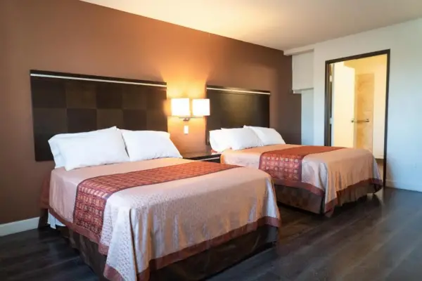 Maywood Inn 6