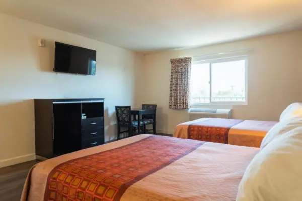 Maywood Inn 8