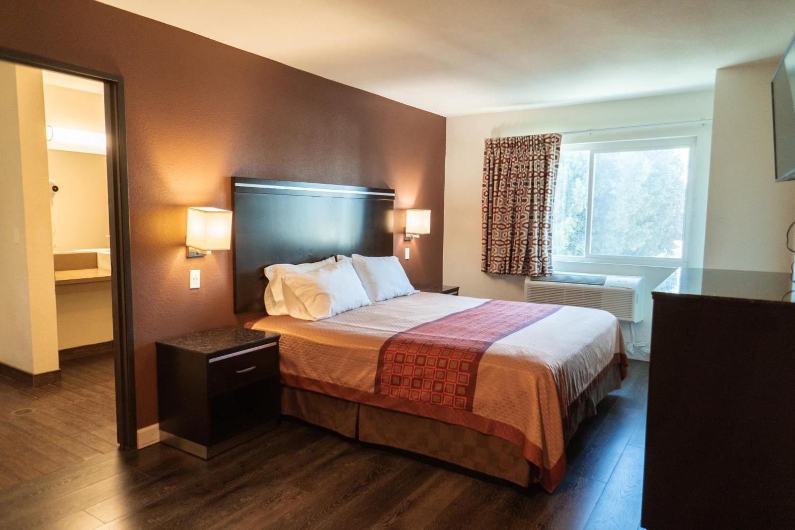 King Room with Spa Bath